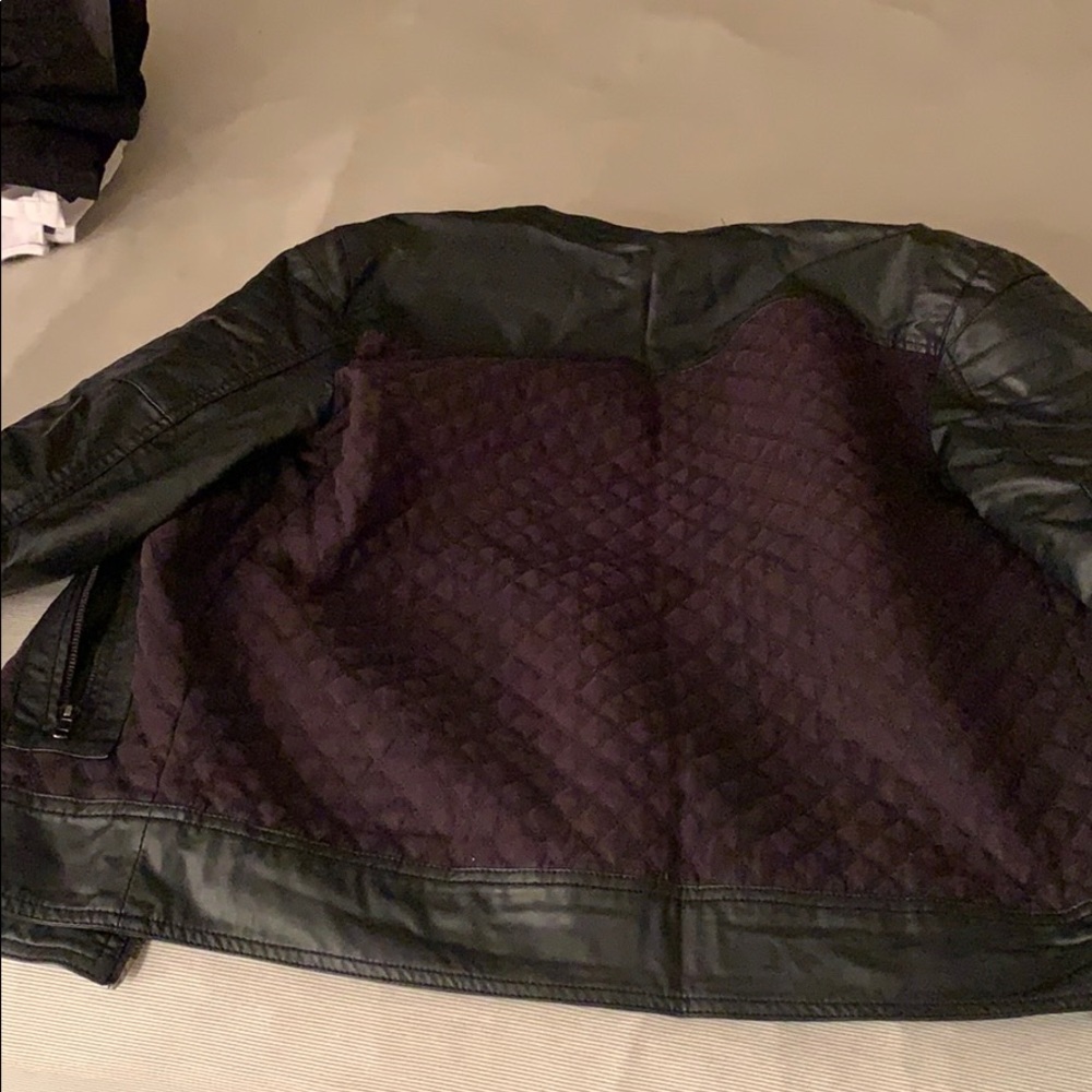 Unique black jacket - Picture 4 of 4